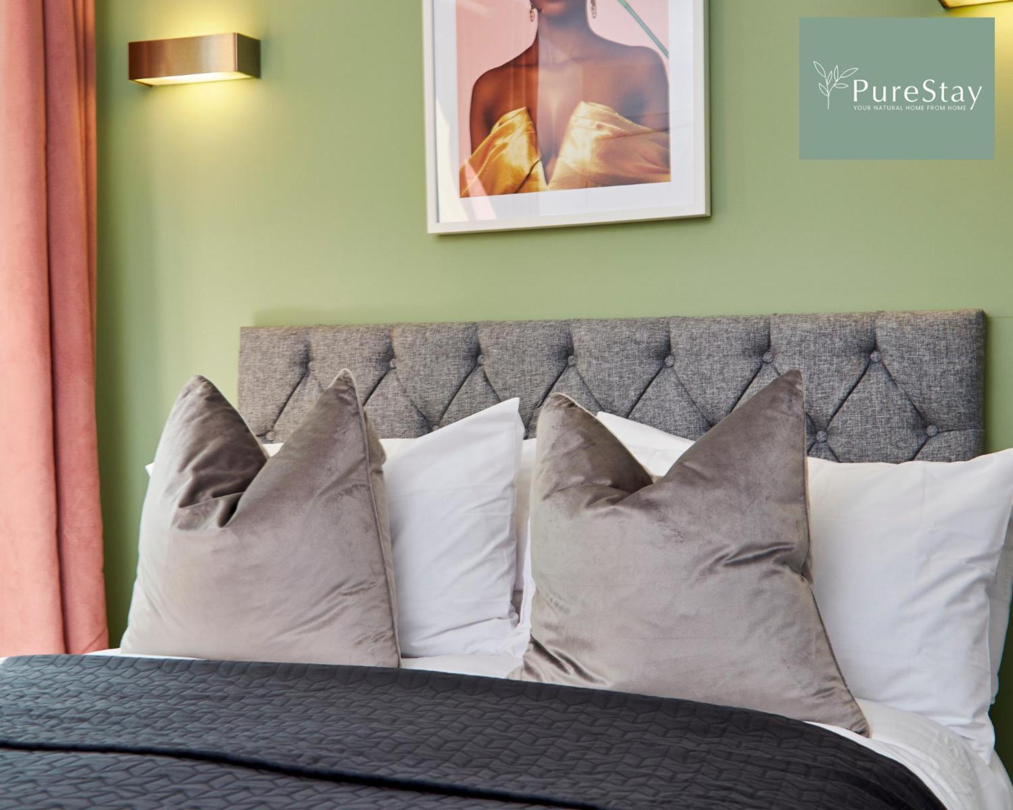 Beautiful Four Bed House By Purestay Short Lets & Serviced Accommodation Coventry With Parking 外观 照片