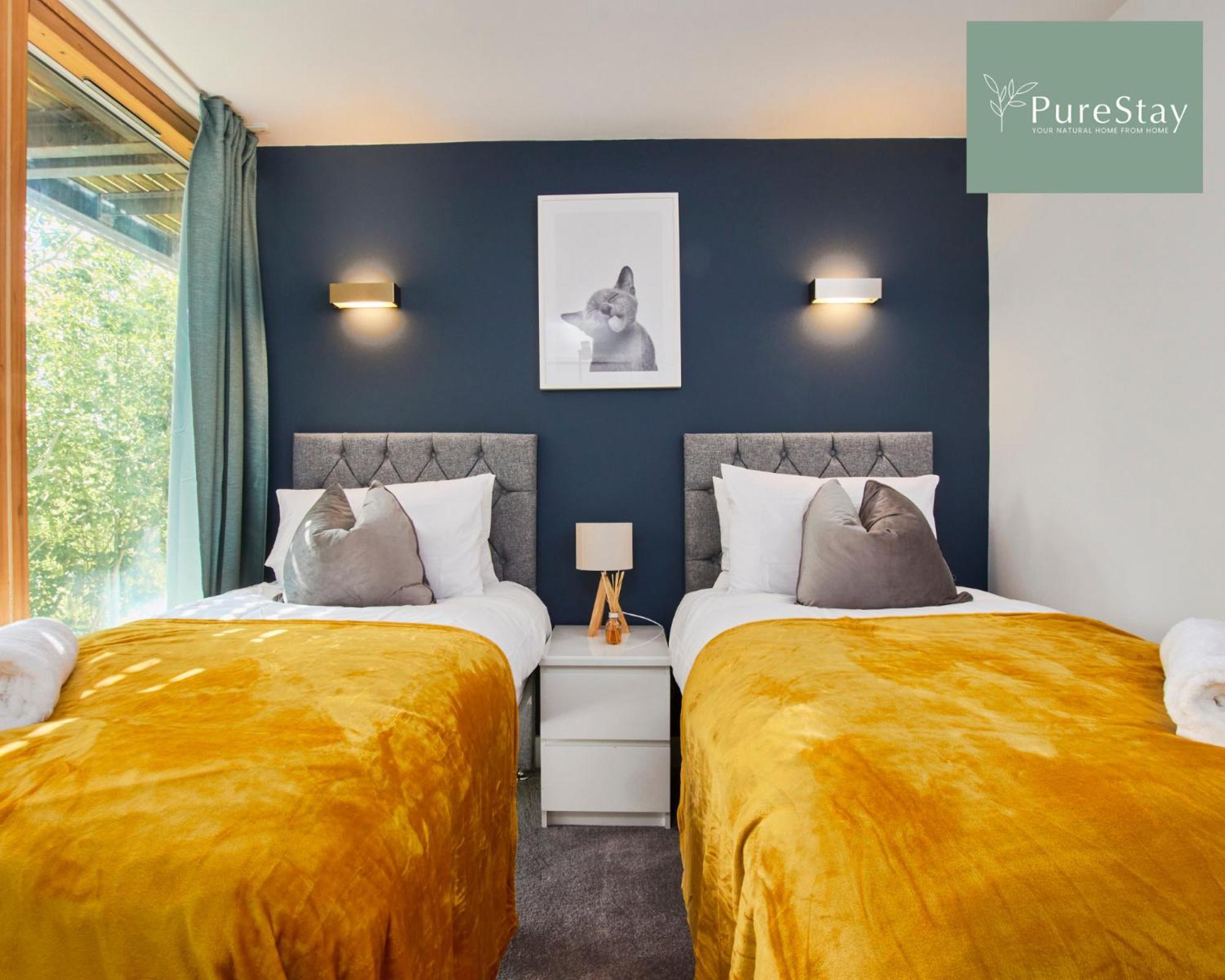 Beautiful Four Bed House By Purestay Short Lets & Serviced Accommodation Coventry With Parking 外观 照片