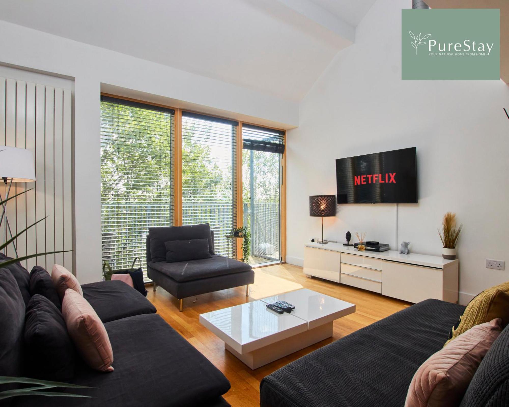 Beautiful Four Bed House By Purestay Short Lets & Serviced Accommodation Coventry With Parking 外观 照片