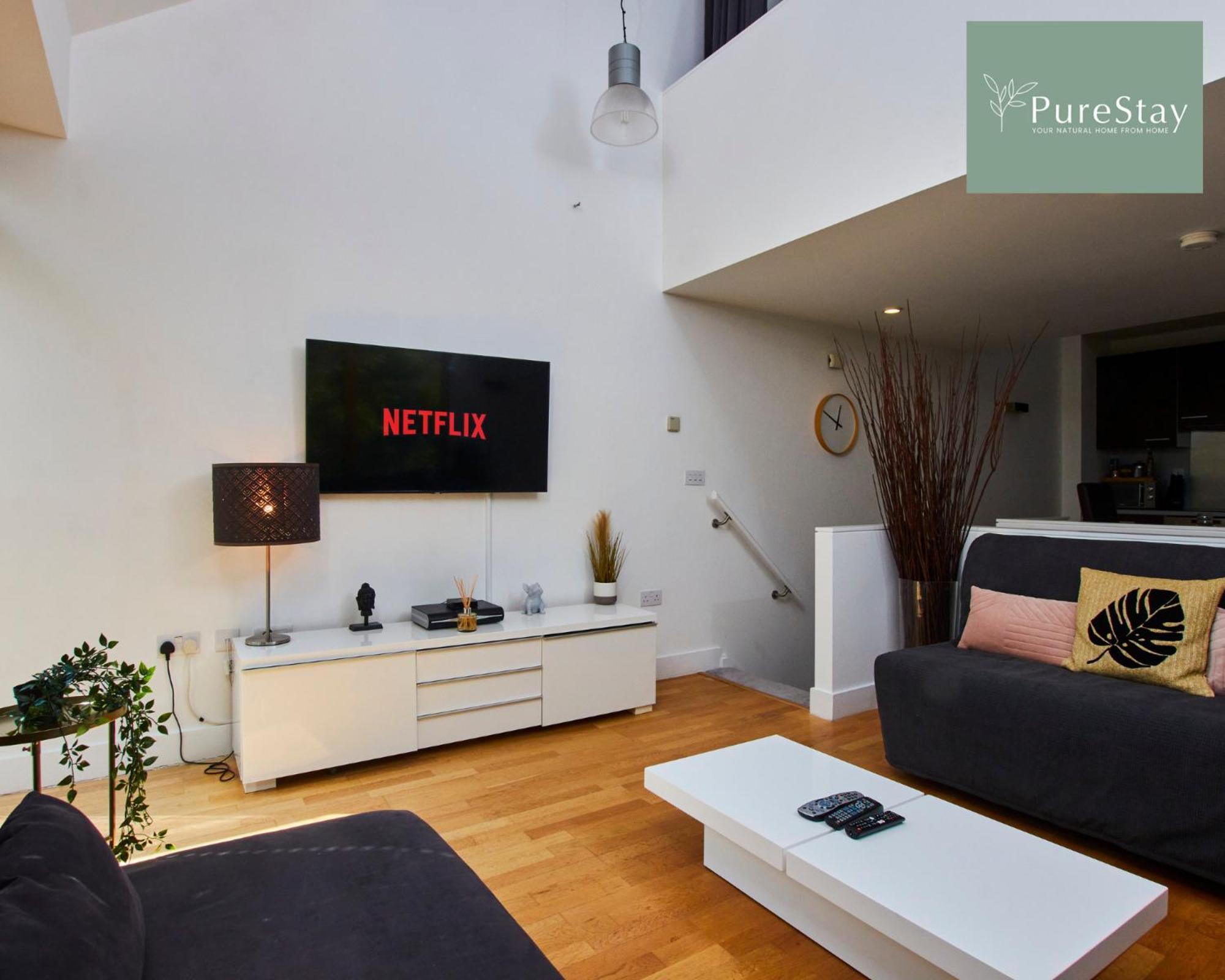 Beautiful Four Bed House By Purestay Short Lets & Serviced Accommodation Coventry With Parking 外观 照片