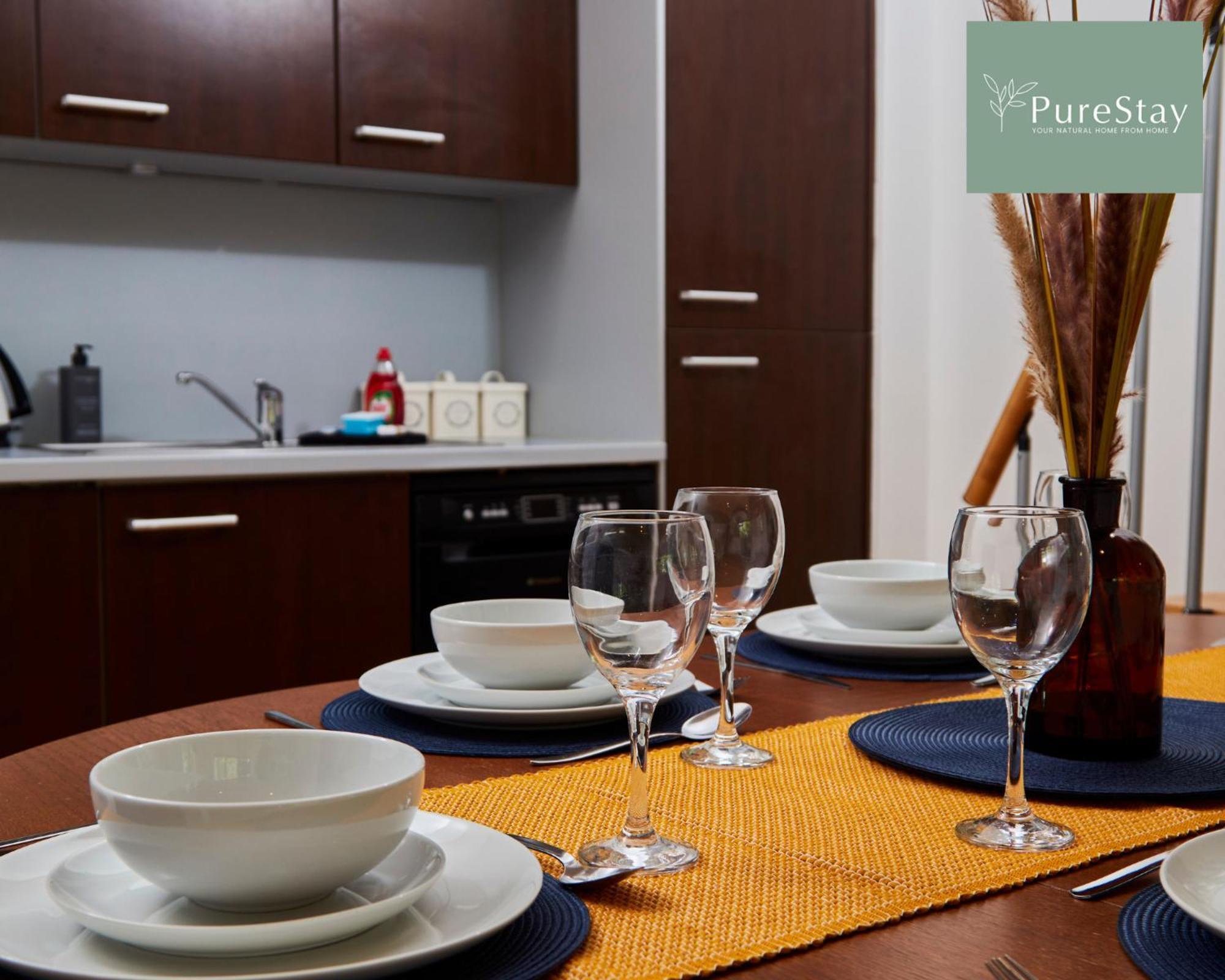Beautiful Four Bed House By Purestay Short Lets & Serviced Accommodation Coventry With Parking 外观 照片
