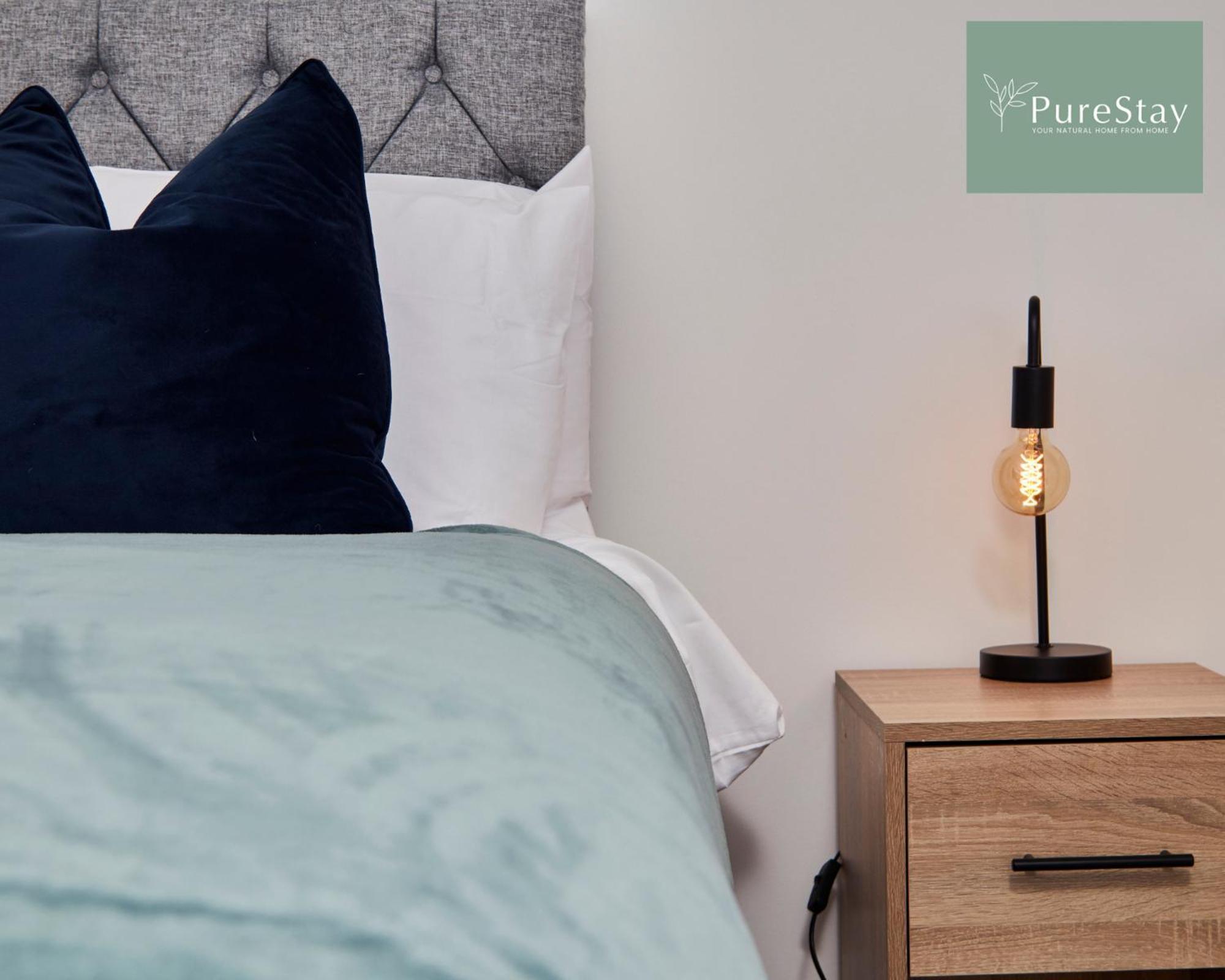 Beautiful Four Bed House By Purestay Short Lets & Serviced Accommodation Coventry With Parking 外观 照片