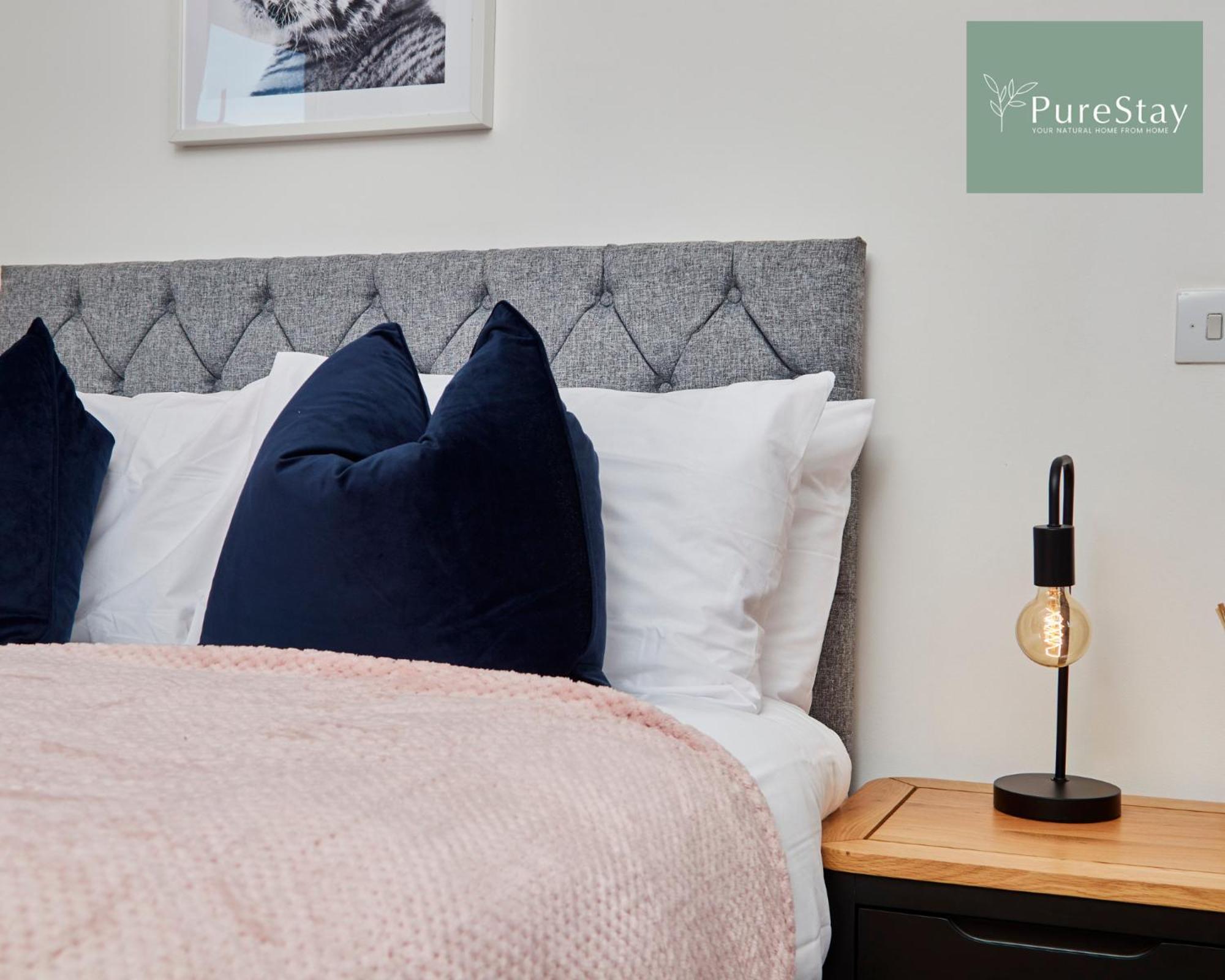 Beautiful Four Bed House By Purestay Short Lets & Serviced Accommodation Coventry With Parking 外观 照片