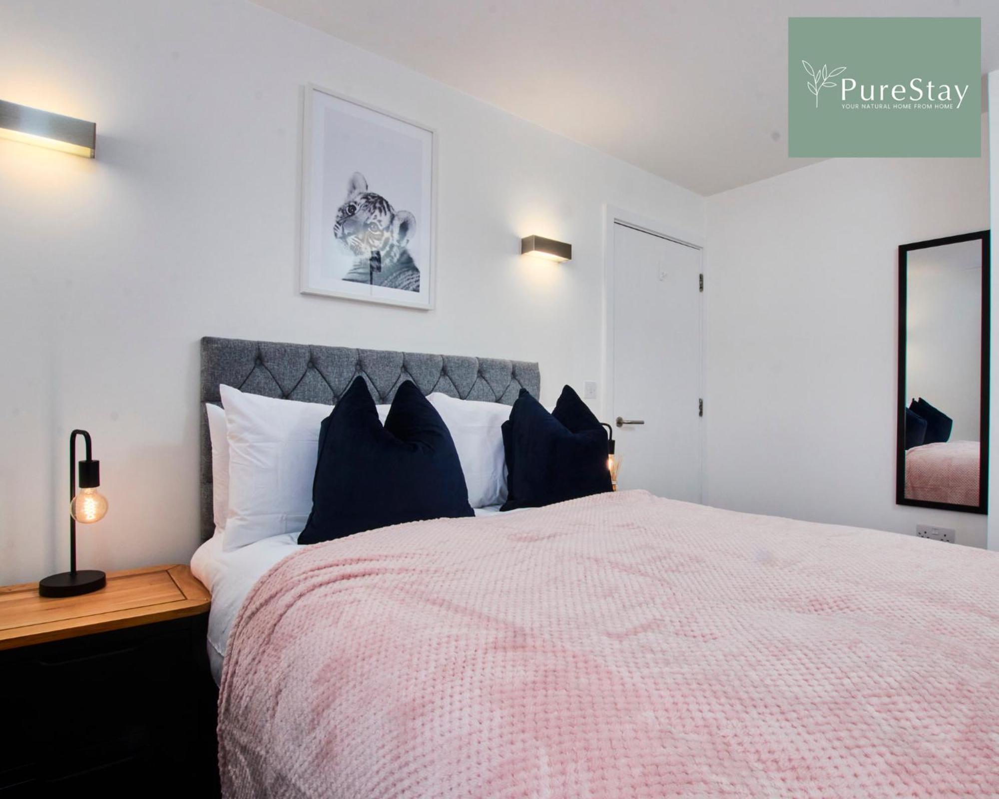 Beautiful Four Bed House By Purestay Short Lets & Serviced Accommodation Coventry With Parking 外观 照片