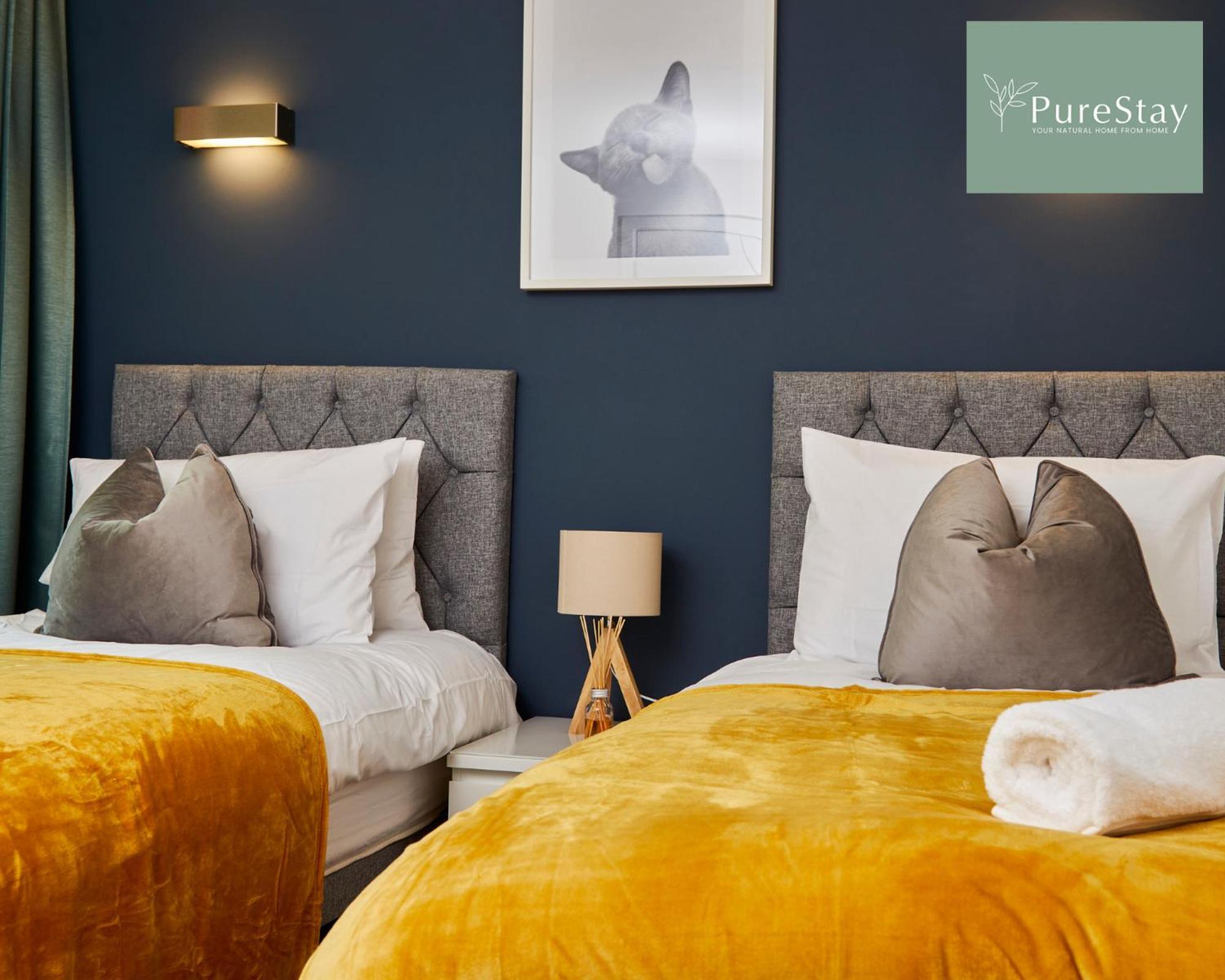 Beautiful Four Bed House By Purestay Short Lets & Serviced Accommodation Coventry With Parking 外观 照片