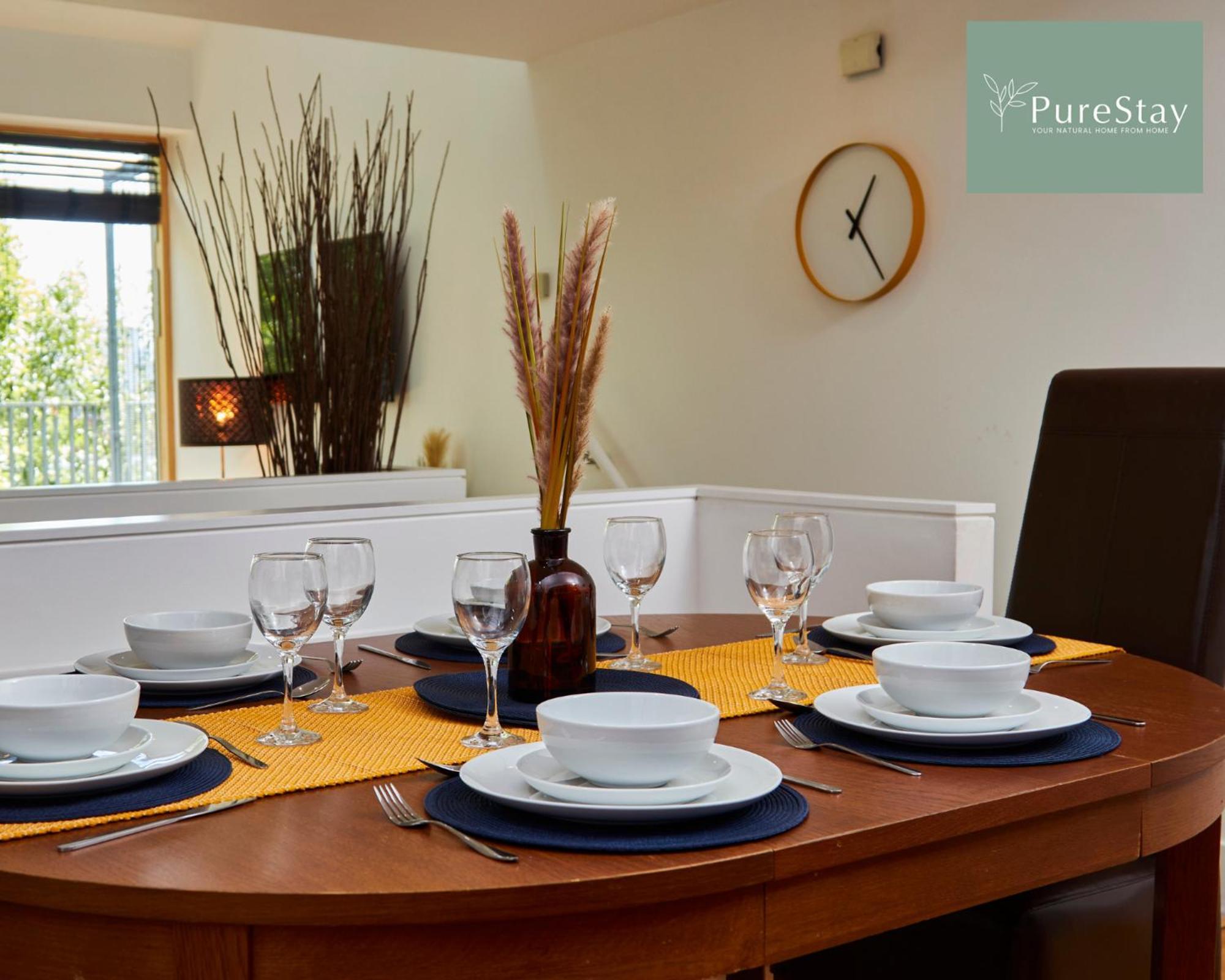 Beautiful Four Bed House By Purestay Short Lets & Serviced Accommodation Coventry With Parking 外观 照片