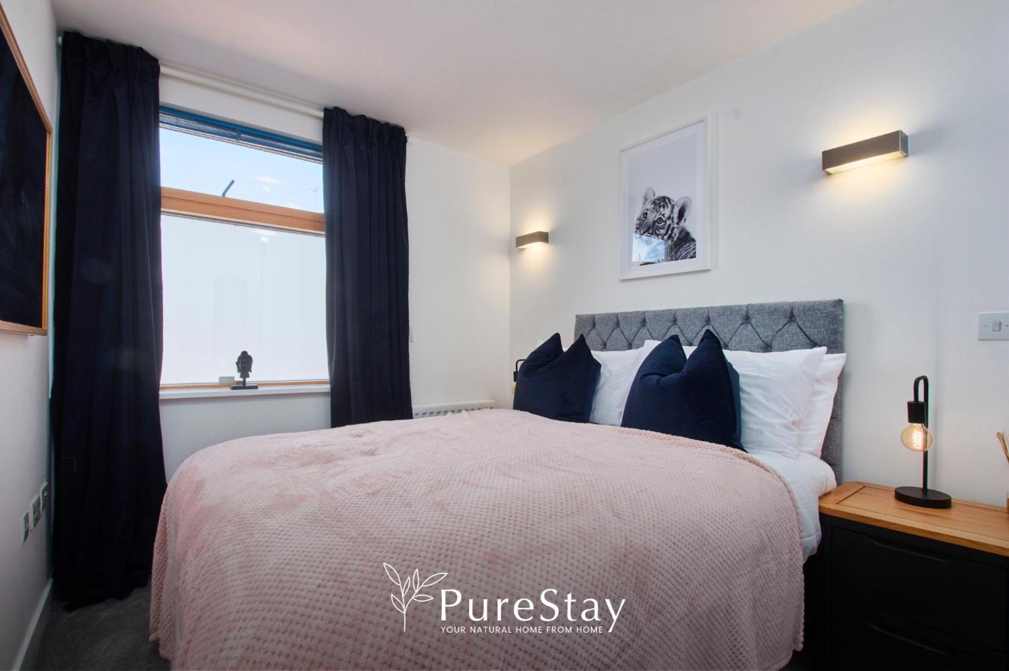 Beautiful Four Bed House By Purestay Short Lets & Serviced Accommodation Coventry With Parking 外观 照片