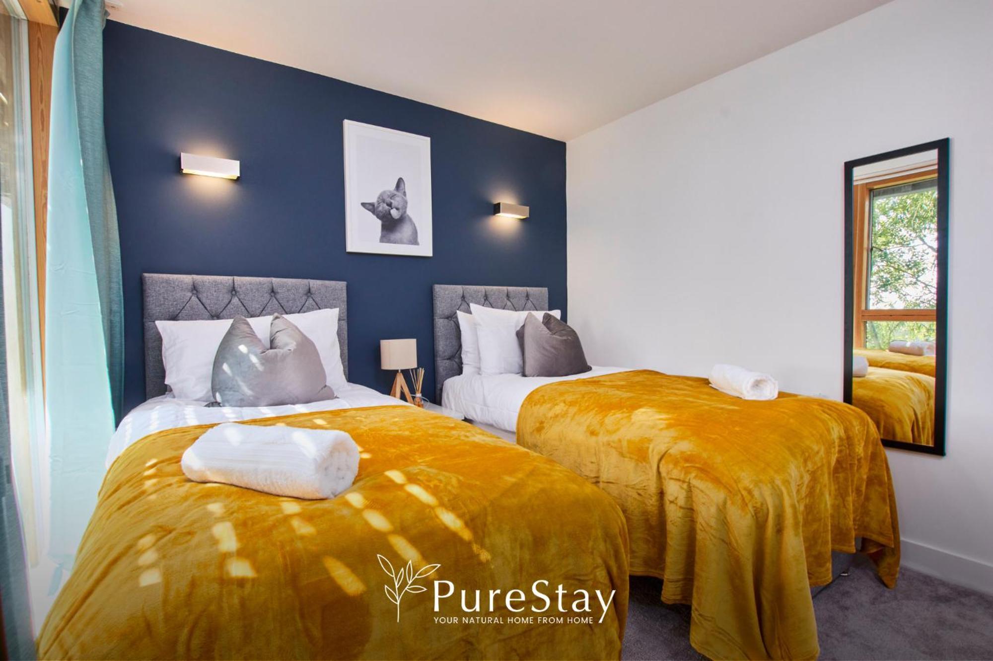 Beautiful Four Bed House By Purestay Short Lets & Serviced Accommodation Coventry With Parking 外观 照片