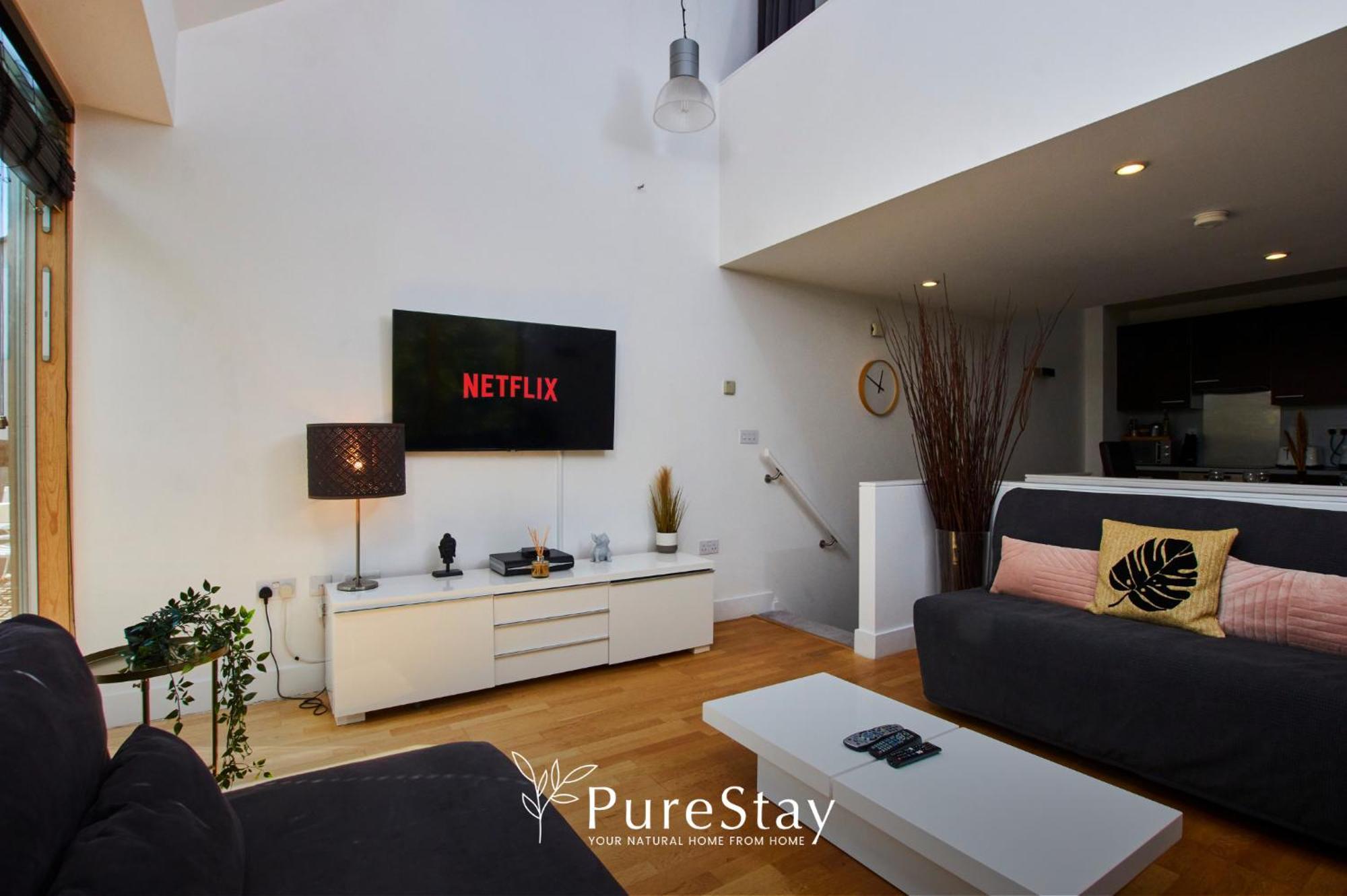 Beautiful Four Bed House By Purestay Short Lets & Serviced Accommodation Coventry With Parking 外观 照片